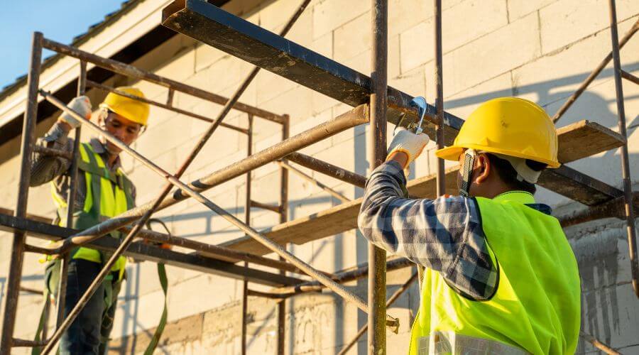 Professional gutter cleaning in Brea, CA